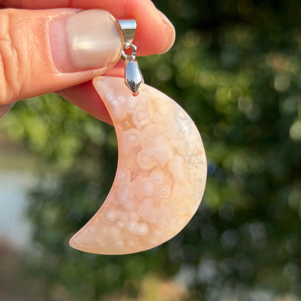 925 Silver Plated Flower Agate Moon Pendant 1033